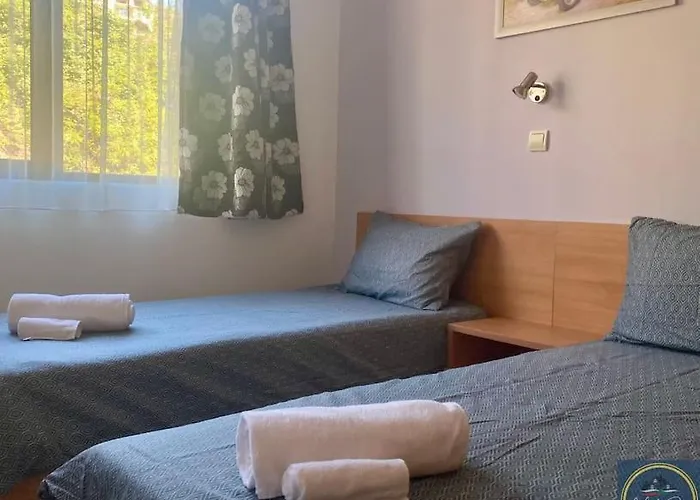 2 Bed At Watermill Complex *